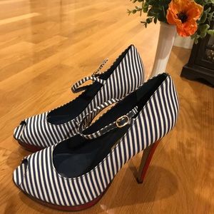 SALE!!! Gorgeous high heels!!!👠